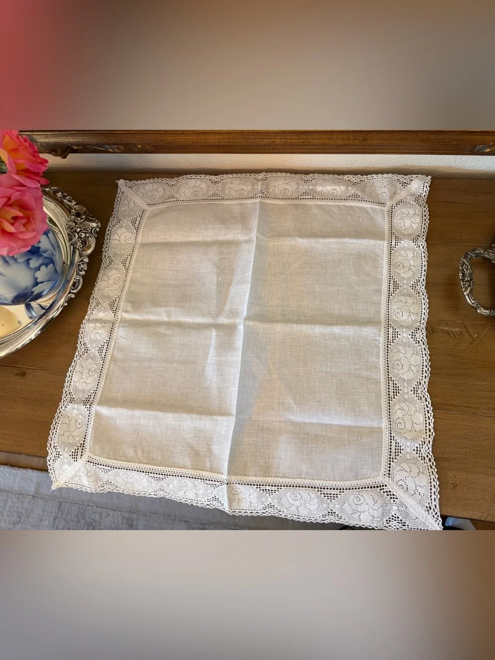 Set off 12 Vintage White Linen Napkins Lace Trim 20” Wedding Cottage Napkins